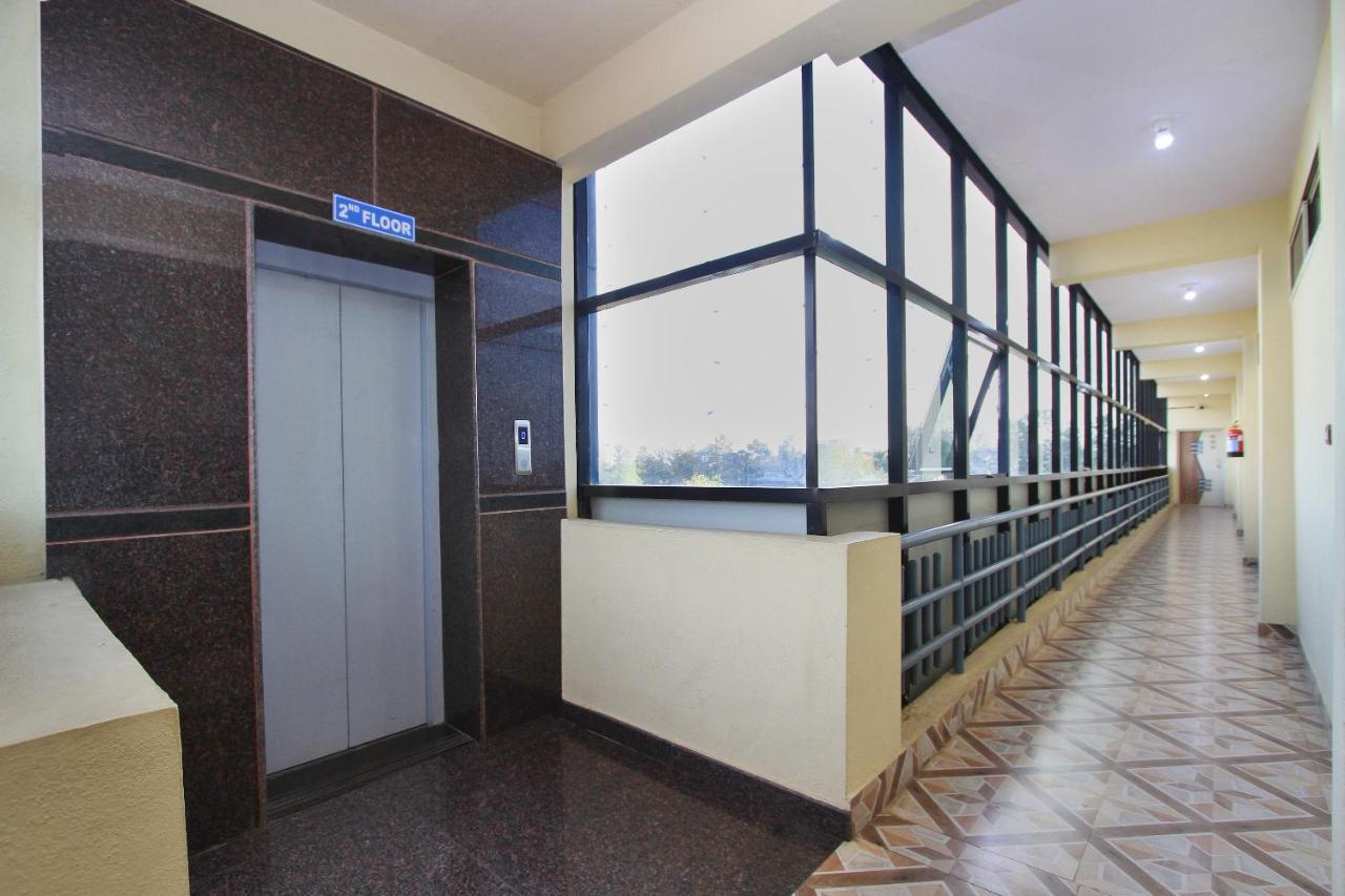 Mg Road One Hotell Bangalore Exteriör bild