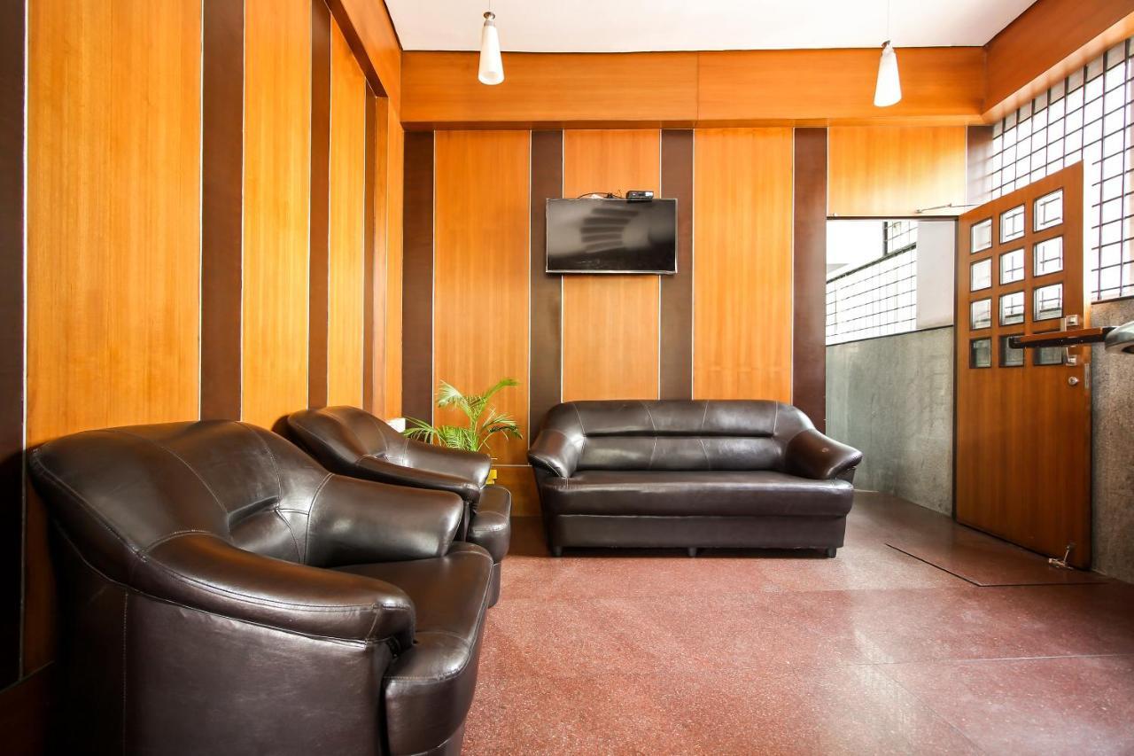 Mg Road One Hotell Bangalore Exteriör bild