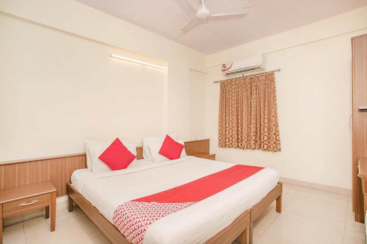 Mg Road One Hotell Bangalore Exteriör bild