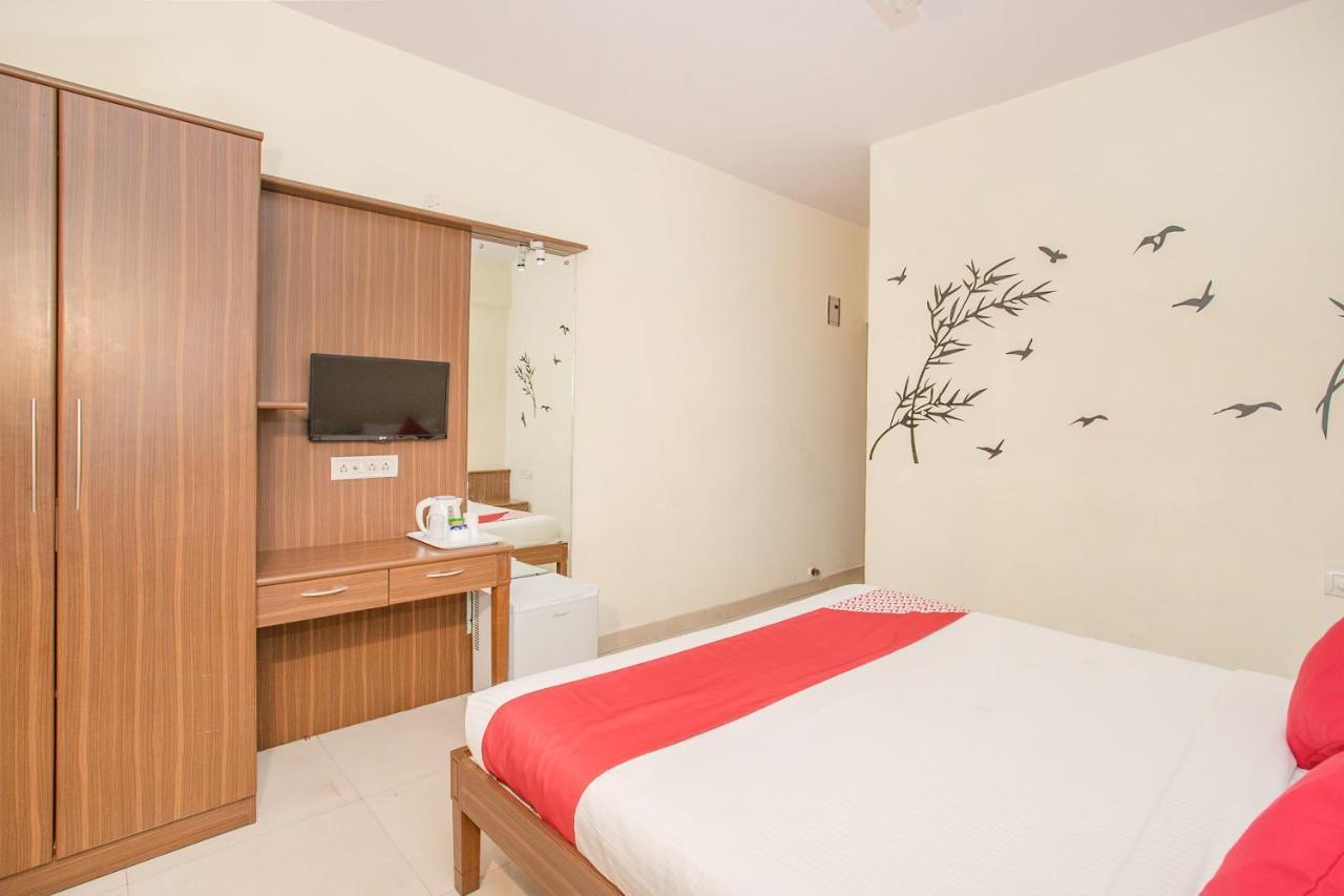 Mg Road One Hotell Bangalore Exteriör bild