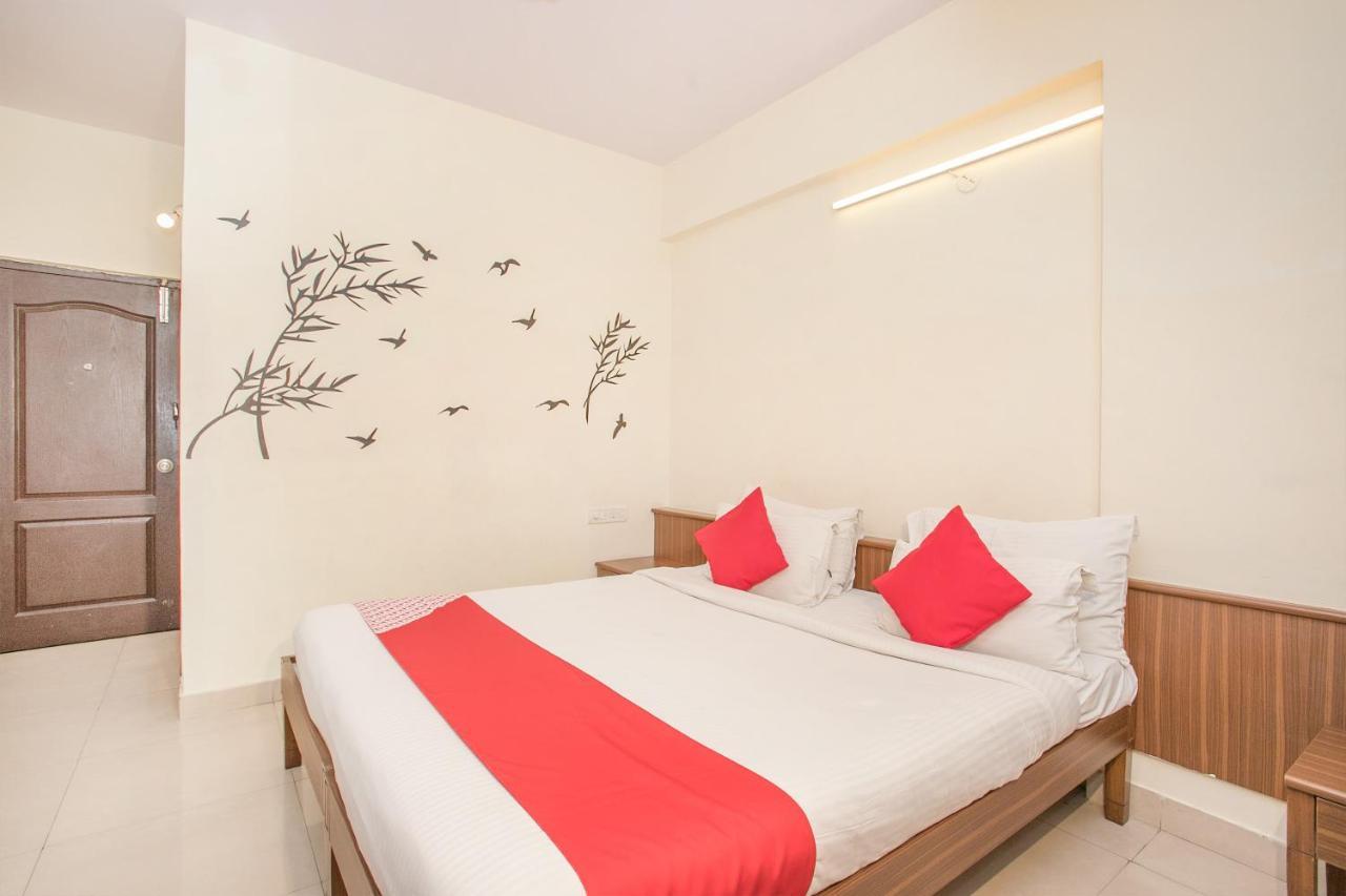 Mg Road One Hotell Bangalore Exteriör bild