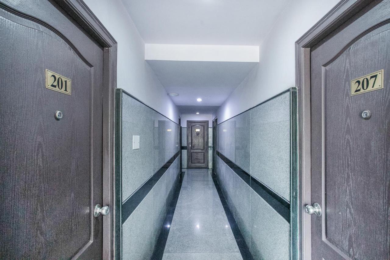 Mg Road One Hotell Bangalore Exteriör bild